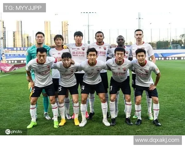 深圳篮球队阵地战解析:战术运用与球队发展新思路 深圳篮球队阵地战解析:战术运用与球队发展新思路