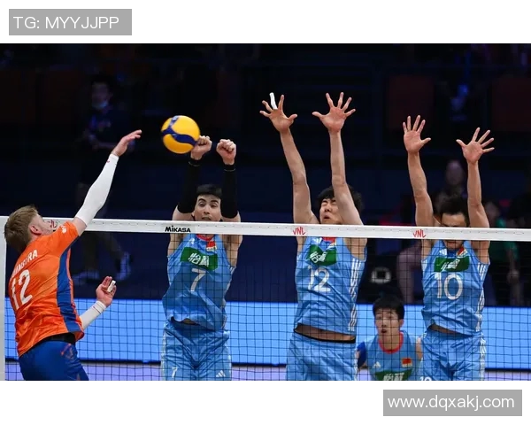 西安排球队在城市联赛中以93分稳居榜首展现强劲实力 西安排球队在城市联赛中以93分稳居榜首展现强劲实力