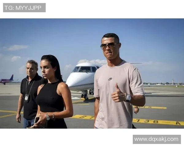 足球明星的辉煌与落寞人生：从巅峰到低谷的真实故事与反思