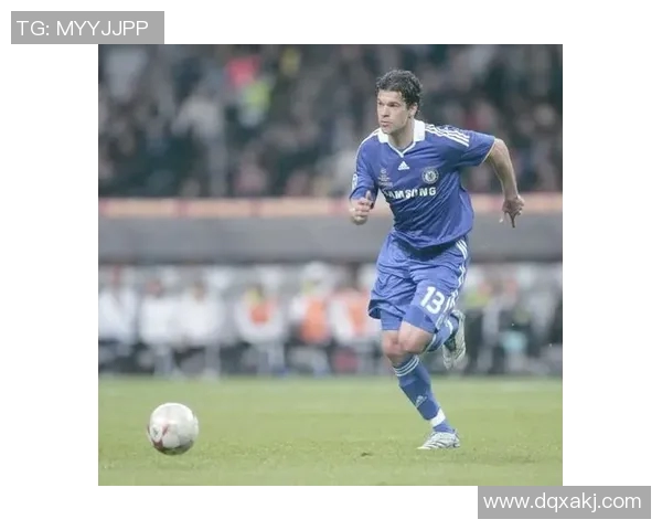 2022年足球明星的辉煌瞬间与赛场传奇回顾